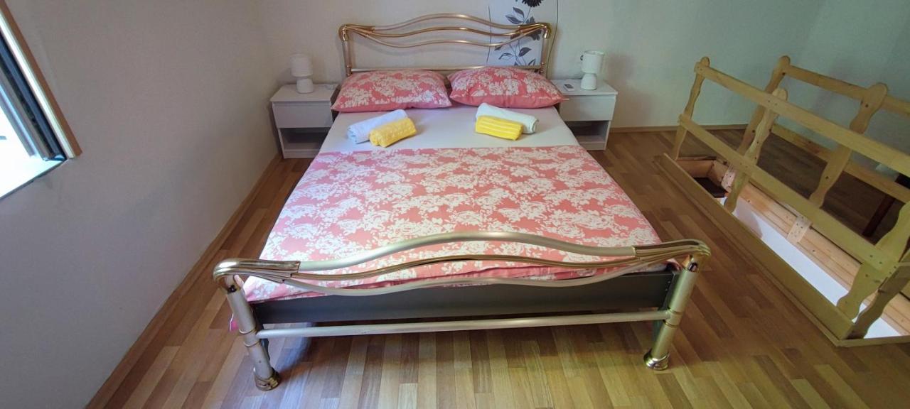 Studio Apartman Kastel Kambelovac Kaštela Exteriér fotografie