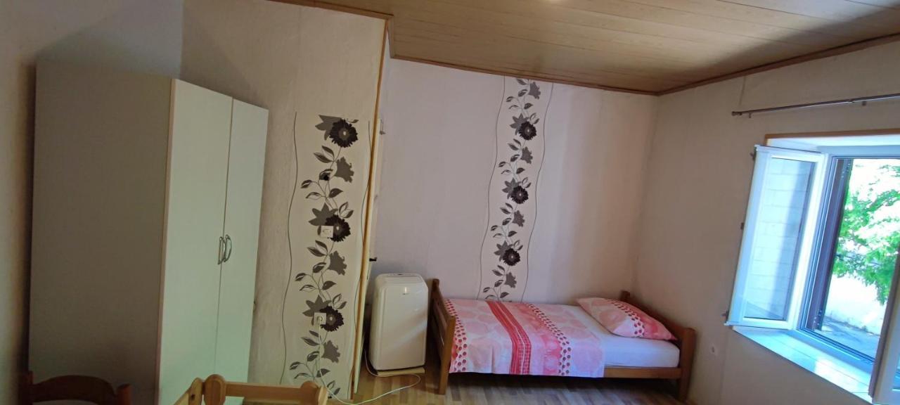 Studio Apartman Kastel Kambelovac Kaštela Exteriér fotografie